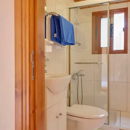 Beachfront Вилла Лимасол