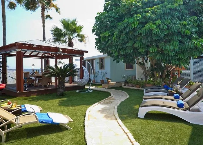 Beachfront וילה *