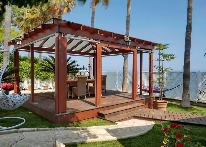 Beachfront וילה *