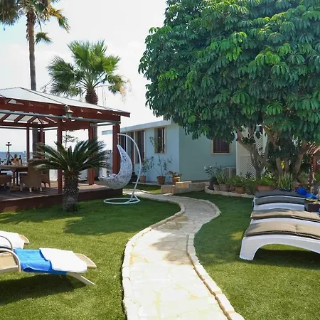Beachfront Villa *