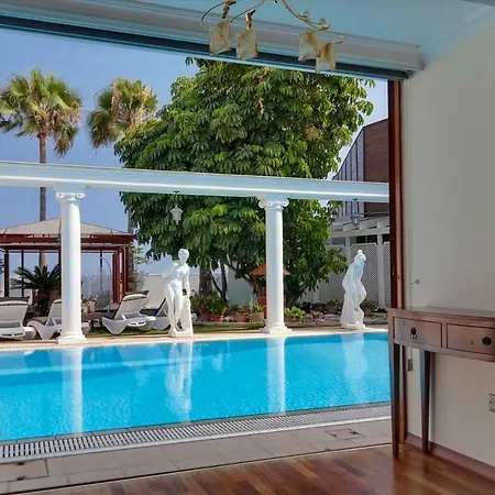 Villa Beachfront Limasol