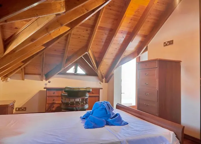 Beachfront * 利马索尔