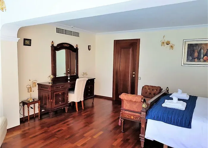 Beachfront 利马索尔